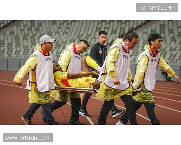 足球明星因跟腱伤病困扰重返赛场的艰辛历程与复苏之路 足球明星因跟腱伤病困扰重返赛场的艰辛历程与复苏之路