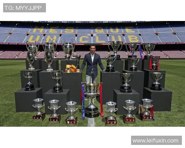 足球明星奖杯图案全解析探索各大赛事的独特设计与背后的故事 足球明星奖杯图案全解析探索各大赛事的独特设计与背后的故事